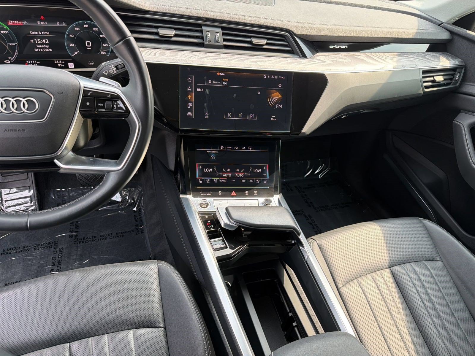 Used 2024 Audi Q8 e-tron Premium Plus w/ Premium Plus Package AWD/4WD image 28