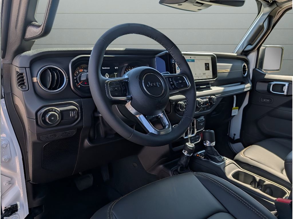 New 2026 Jeep Wrangler Unlimited Sahara AWD/4WD image 18