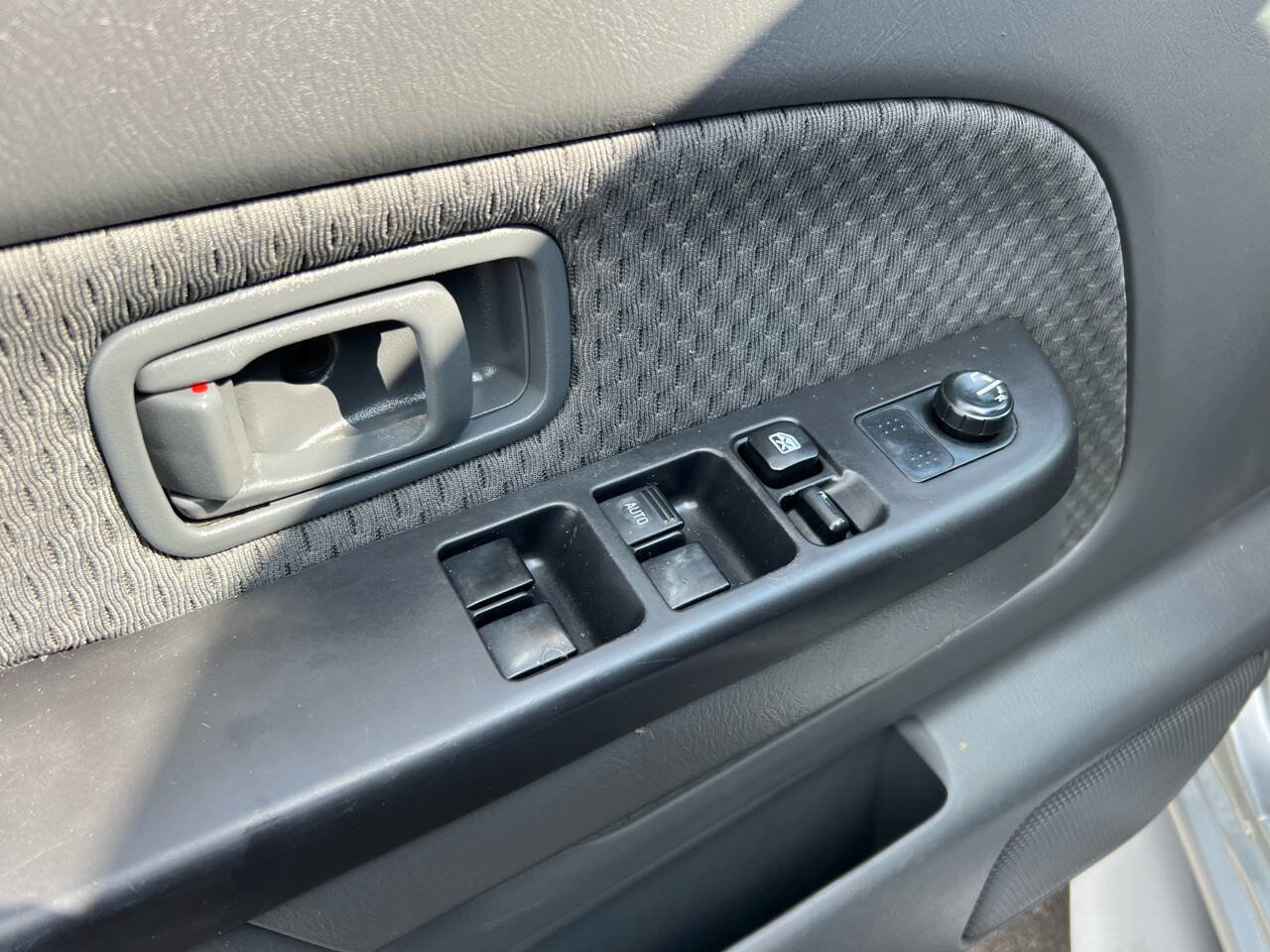 Used 2002 Nissan Xterra XE image 15