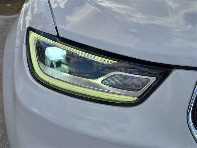 Certified 2024 Chrysler Pacifica Touring image 7