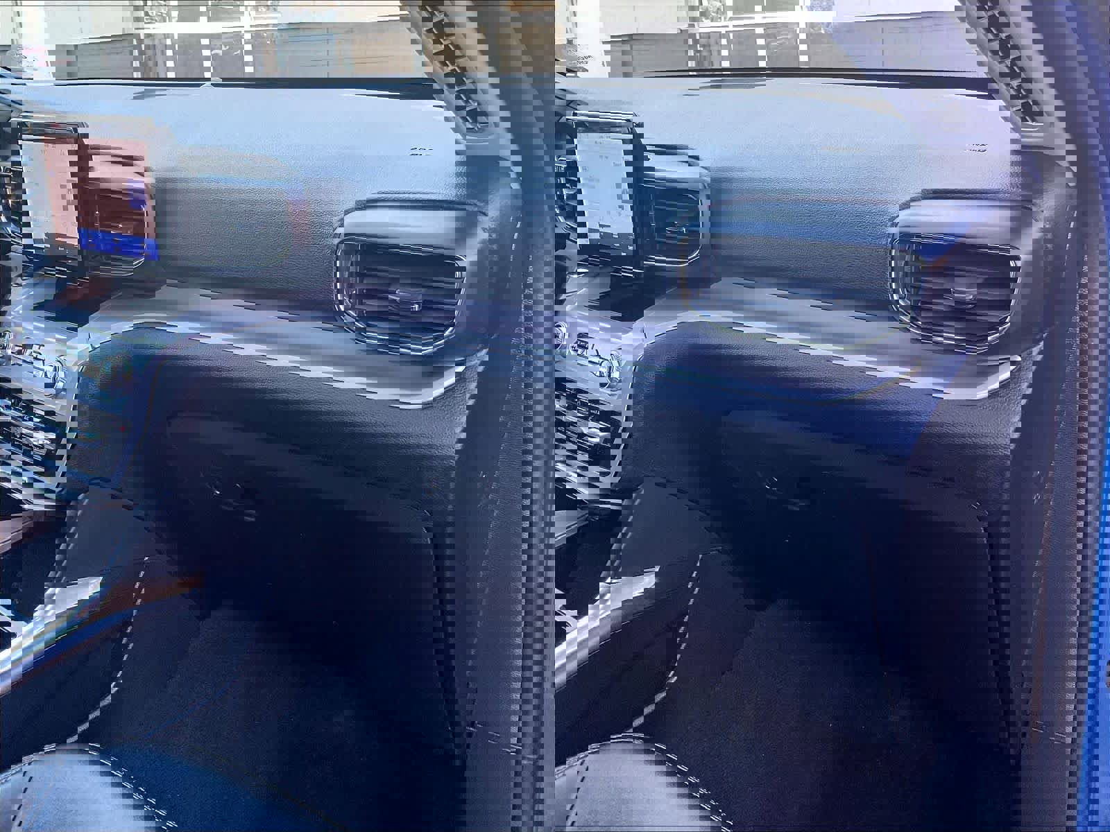 Used 2023 Ford Explorer XLT w/ Equipment Group 202A image 13