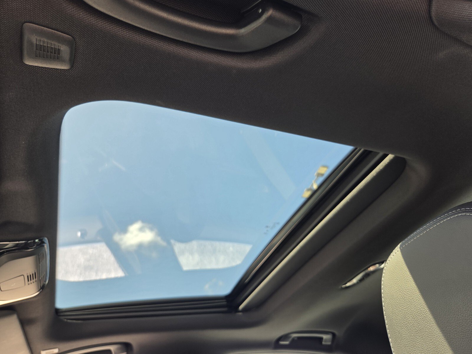 Certified 2025 BMW 330i Sedan RWD image 20