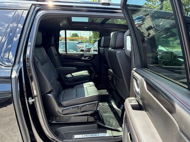 Used 2022 Chevrolet Suburban RST w/ Sport Performance Package AWD/4WD image 27