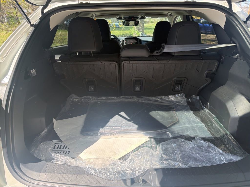 Certified 2025 Subaru Crosstrek 2.5i Limited w/ Crosstrek Mirror Package image 9