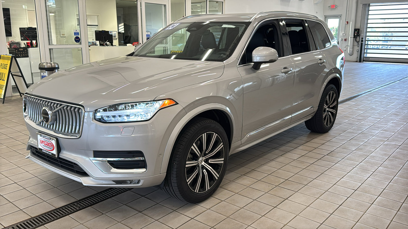 Used 2024 Volvo XC90 B6 Plus AWD/4WD image 9