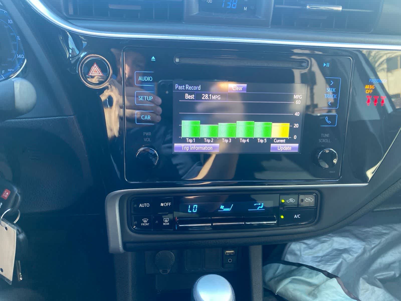 Used 2019 Toyota Corolla LE FWD image 14