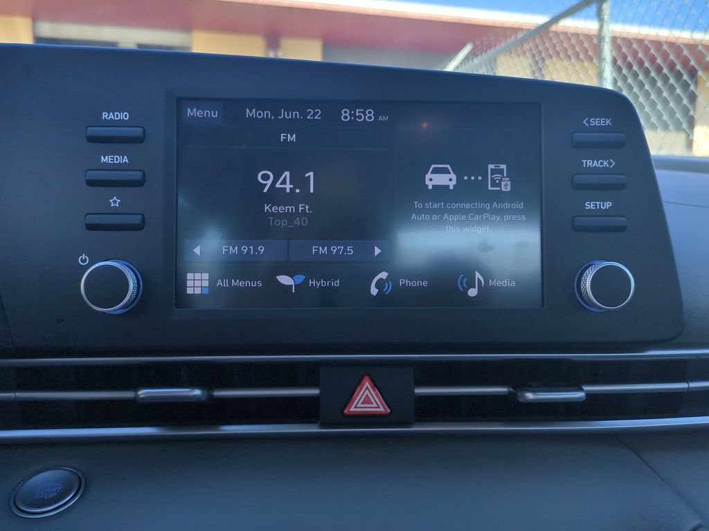 Used 2025 Hyundai Elantra Hybrid FWD image 19