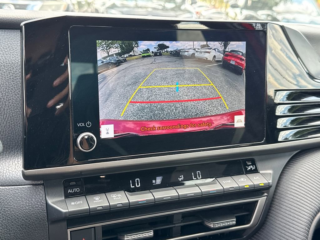 Used 2025 Toyota Camry SE image 29