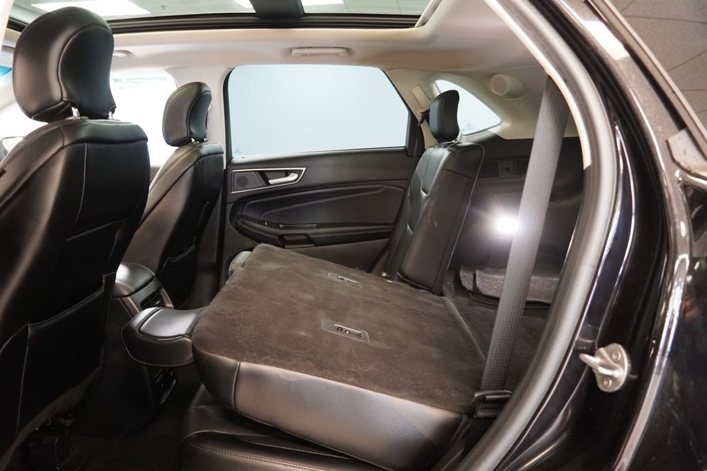 Used 2019 Ford Edge Titanium w/ Cold Weather Package AWD/4WD image 29