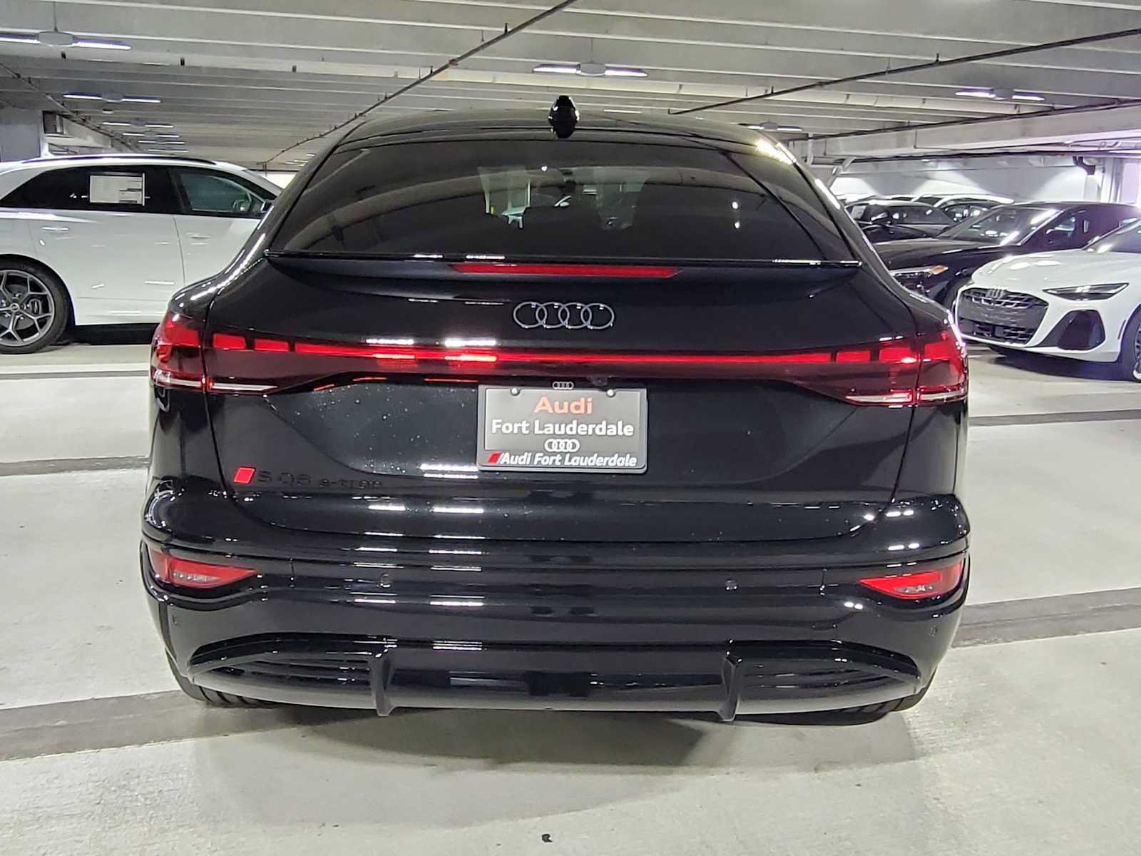 New 2027 Audi SQ6 e-tron Premium Plus AWD/4WD image 4