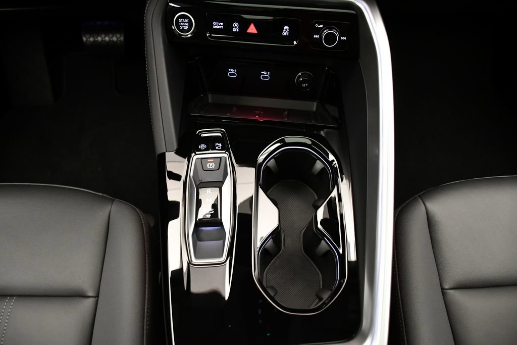 Used 2025 Audi Q5 Premium w/ Convenience Package image 29