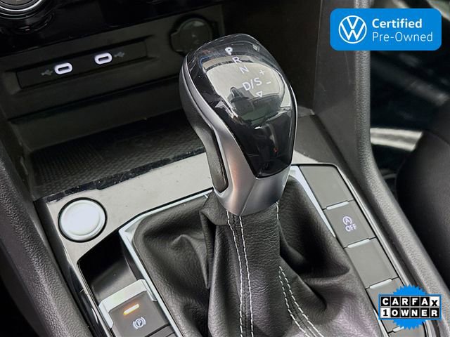 Certified 2022 Volkswagen Taos SEL w/ Panoramic Sunroof Package image 17