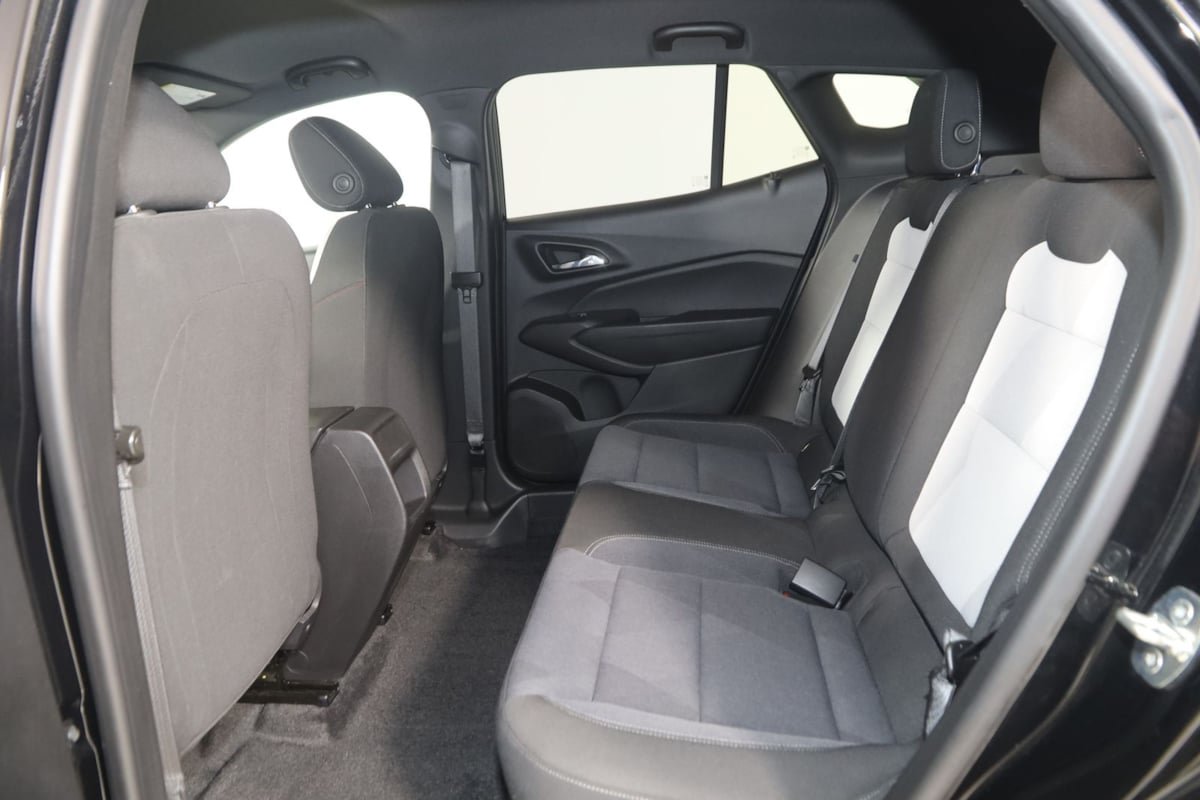 Used 2024 Chevrolet Trax RS FWD image 41