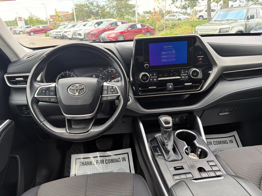 Used 2024 Toyota Highlander LE AWD/4WD image 20