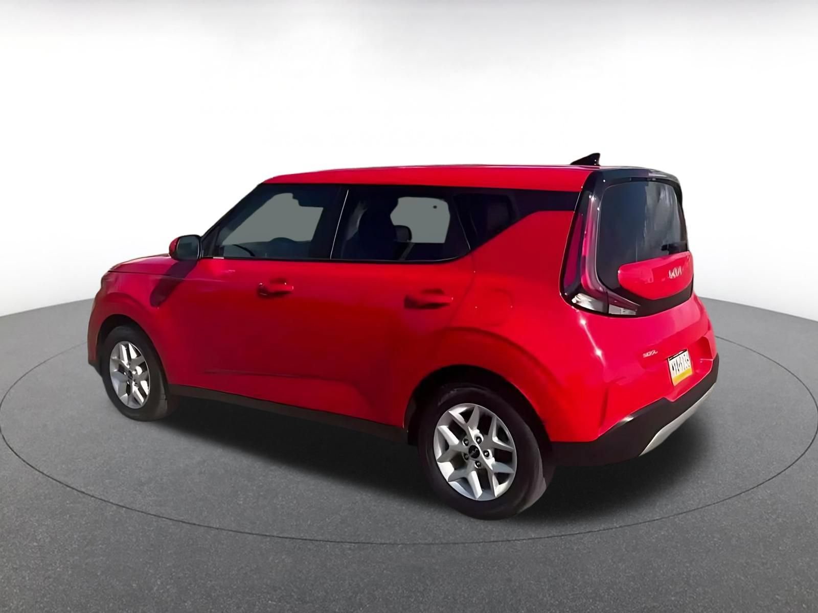Used 2025 Kia Soul LX w/ LX Technology Package FWD image 8