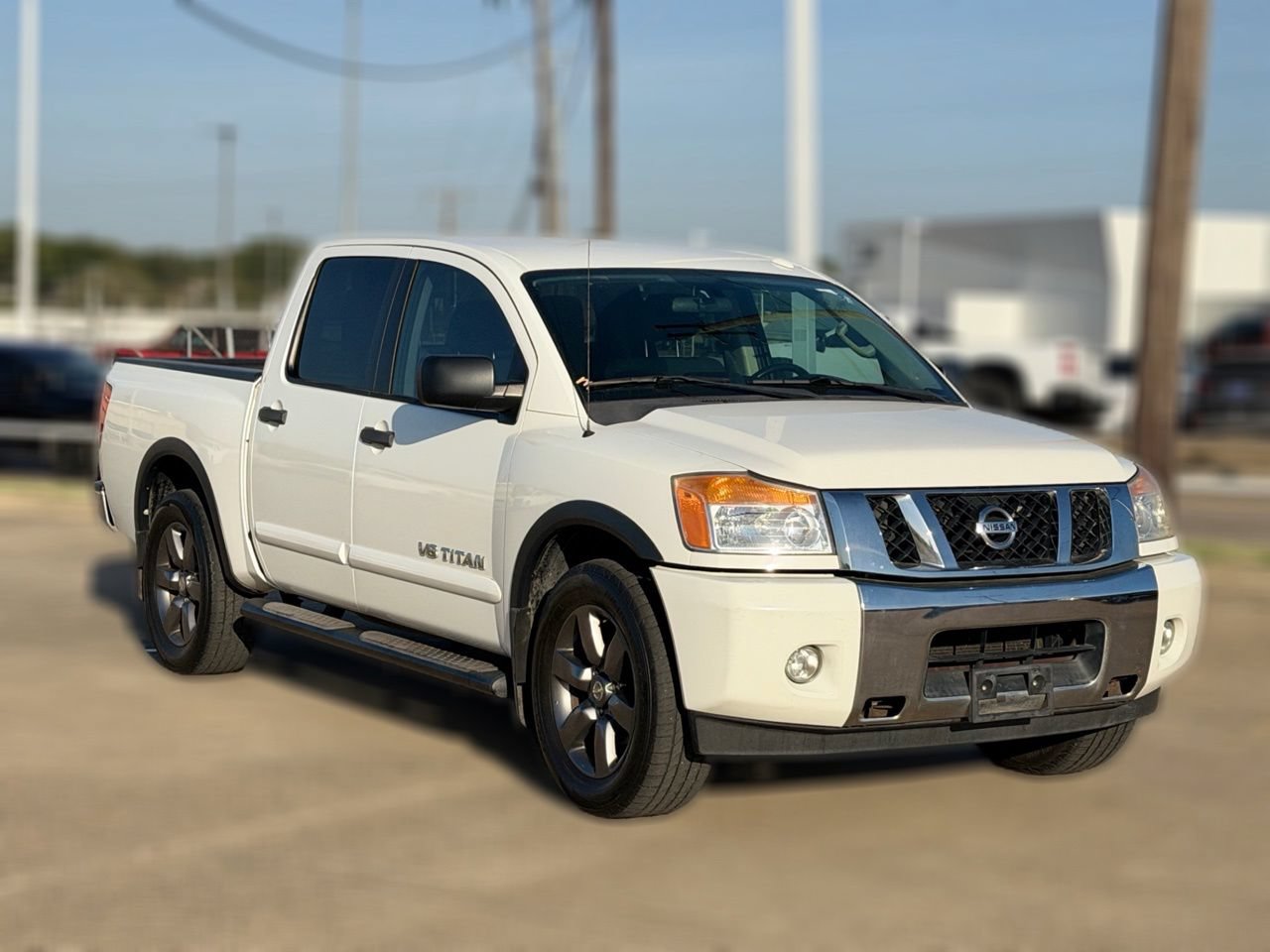 Used 2015 Nissan Titan SV w/ SV Value Truck Package RWD image 5