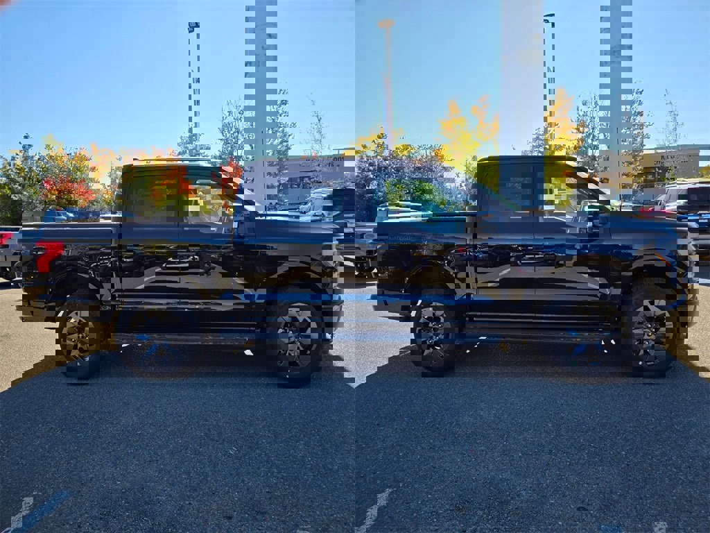 New 2025 Ford F150 Lightning Lariat w/ Max Trailer Tow Package image 4