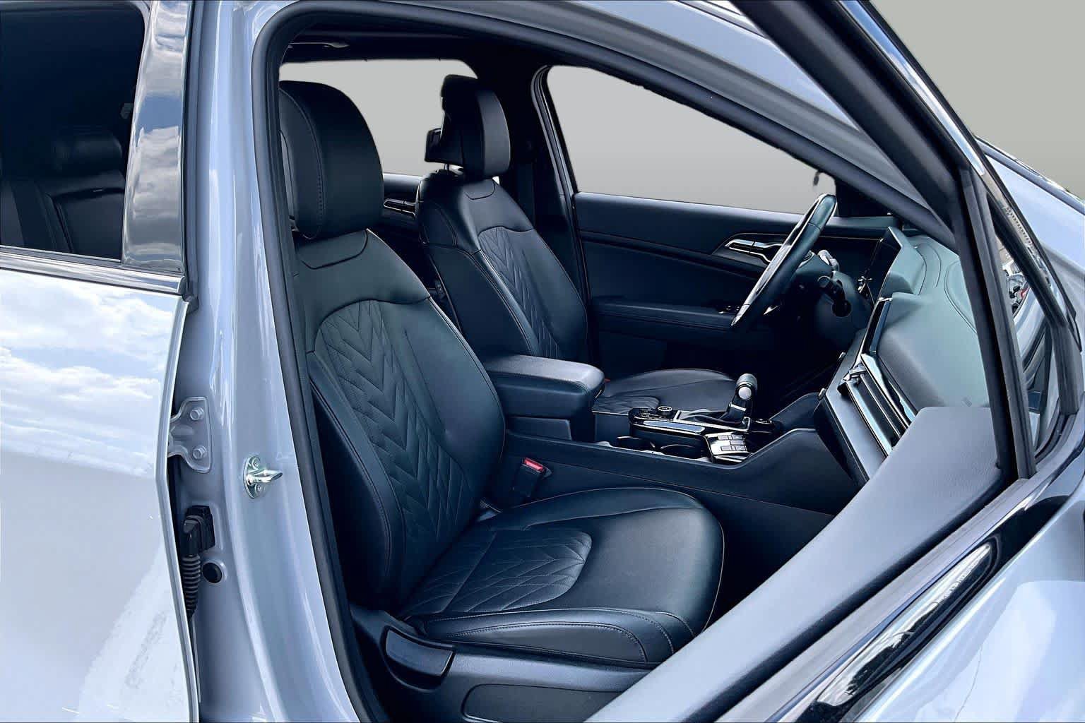 Used 2025 Kia Sportage X-Line w/ Premium Package AWD/4WD image 8