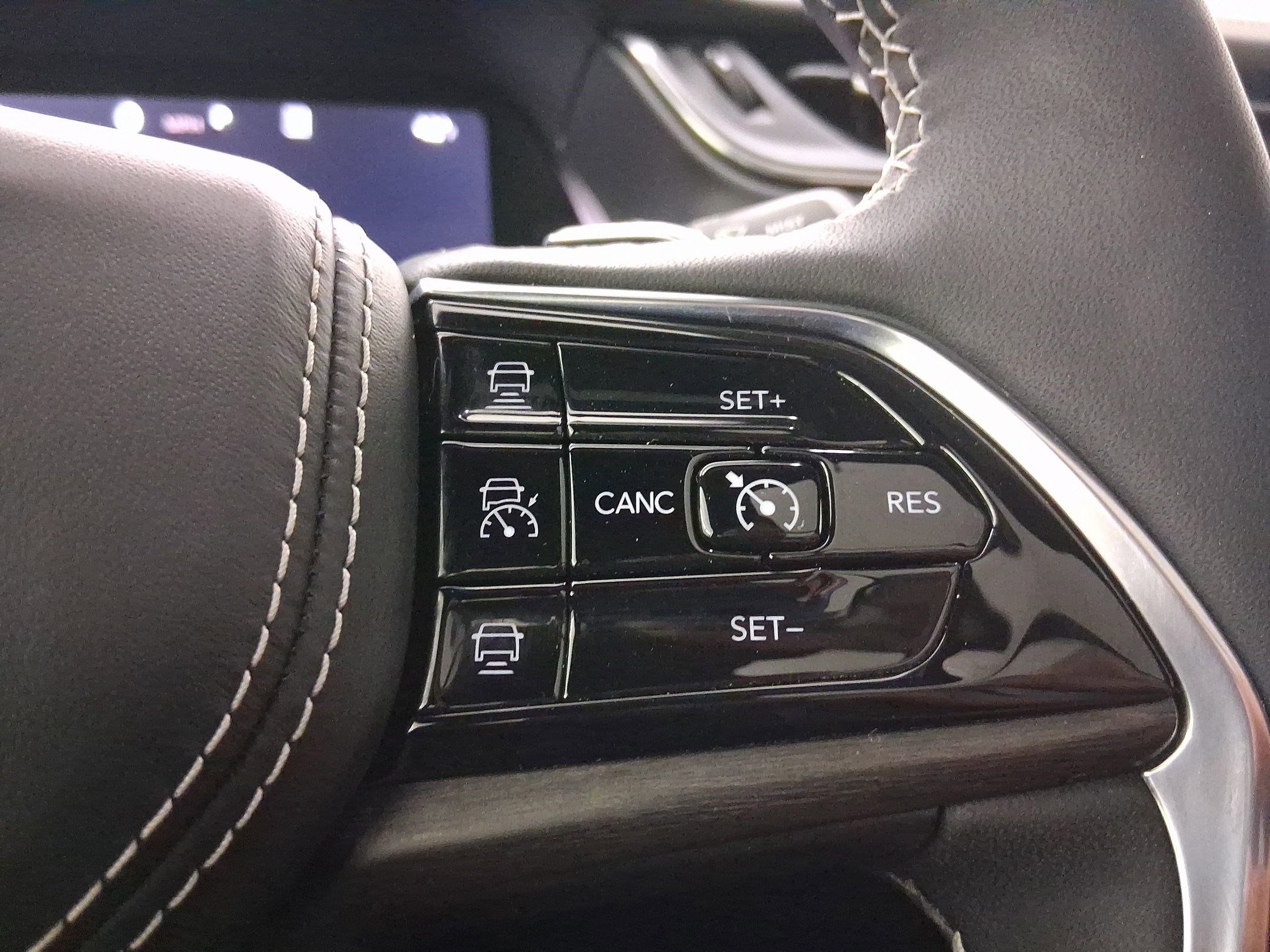 Used 2024 Jeep Grand Cherokee Overland w/ Luxury Tech Group IV image 21