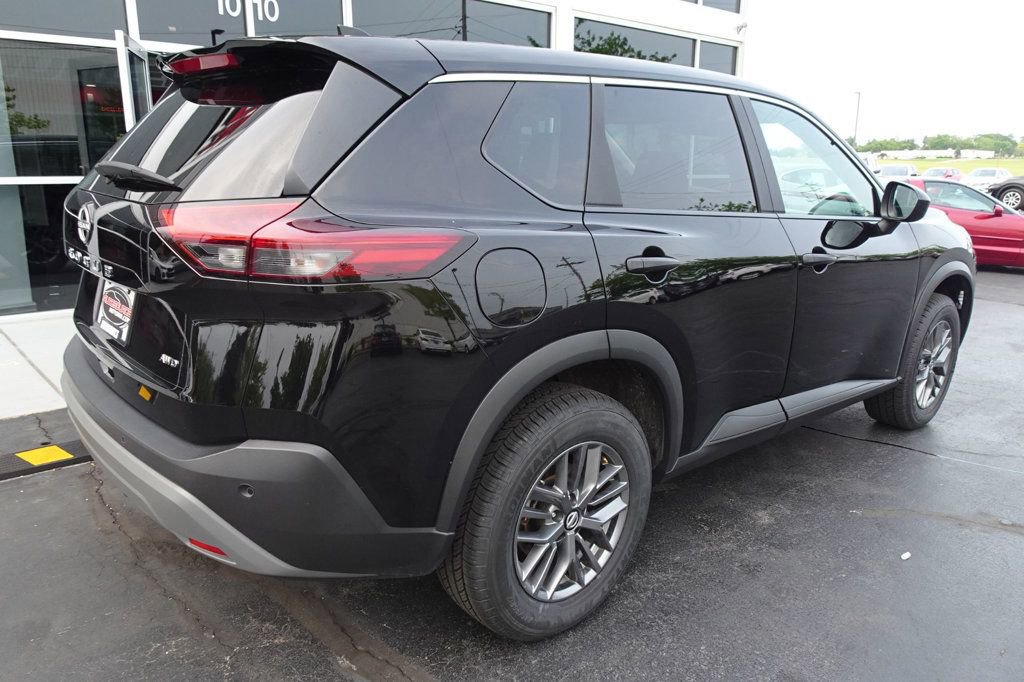 Used 2023 Nissan Rogue S image 8