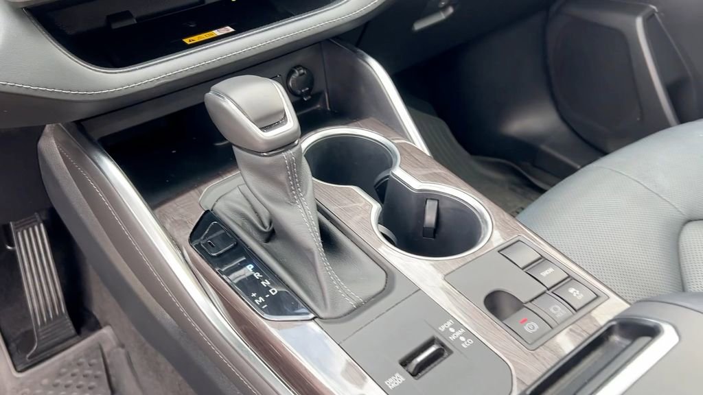 Used 2023 Toyota Highlander Limited image 30