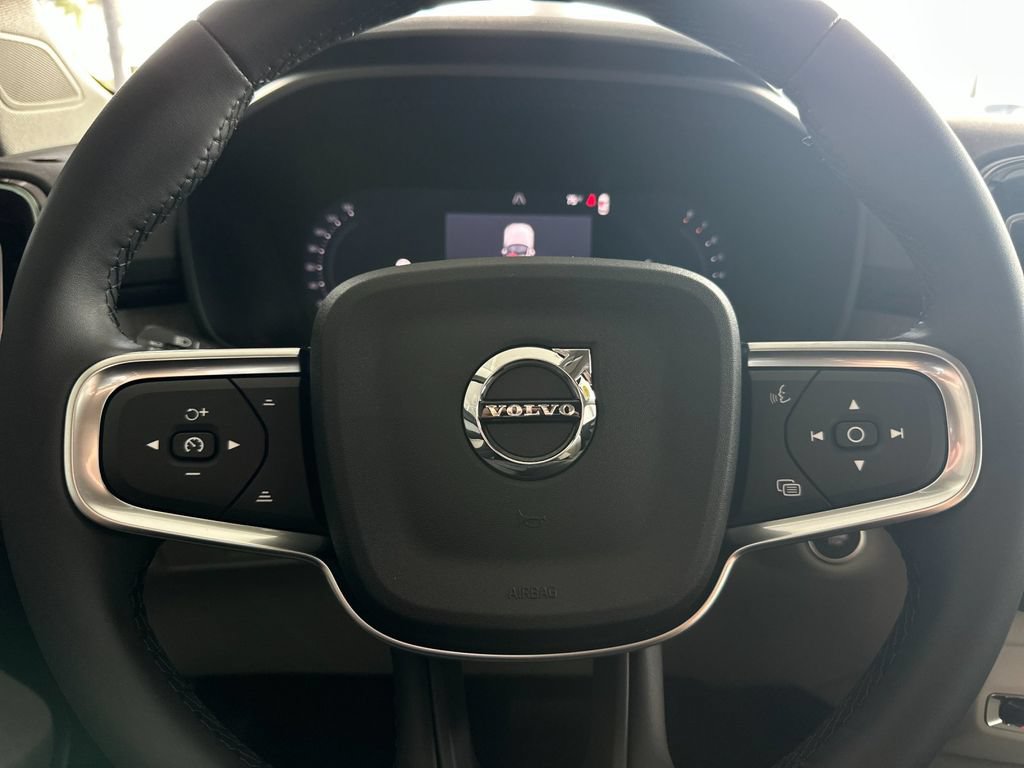 New 2026 Volvo XC40 B5 Plus w/ Protection Package Premier AWD/4WD image 23
