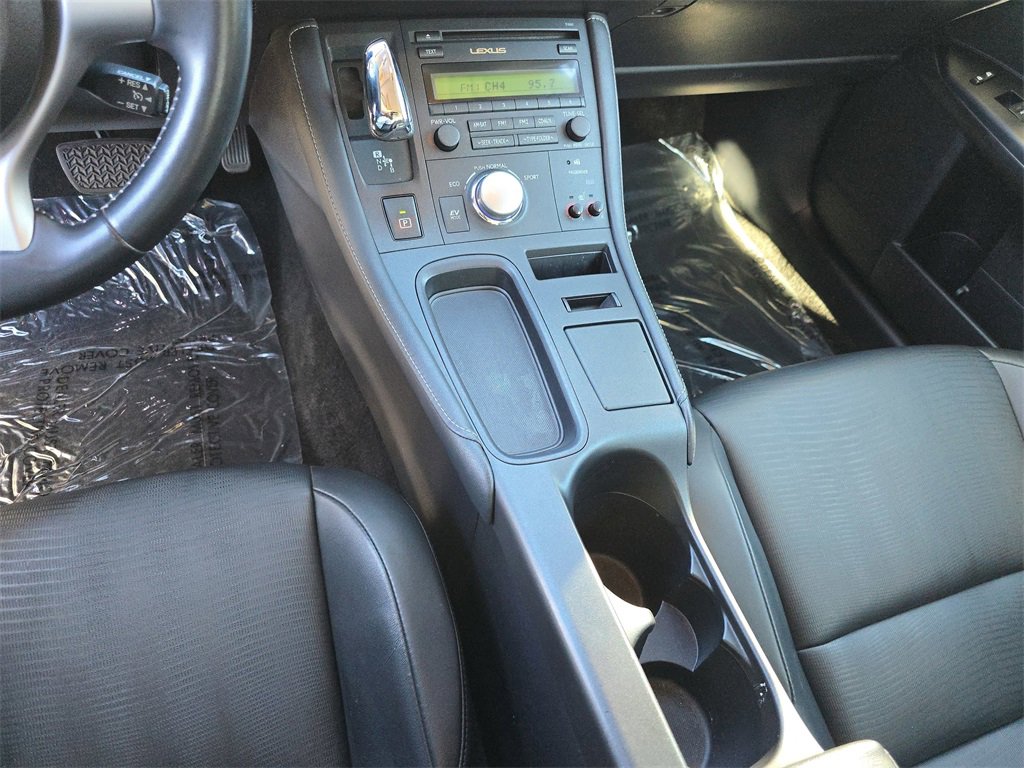 Used 2012 Lexus CT 200h image 30