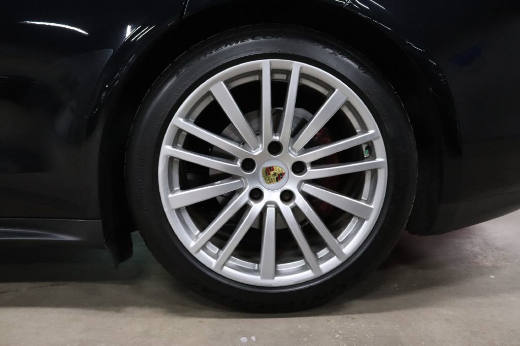 Used 2017 Porsche Panamera 4S image 33