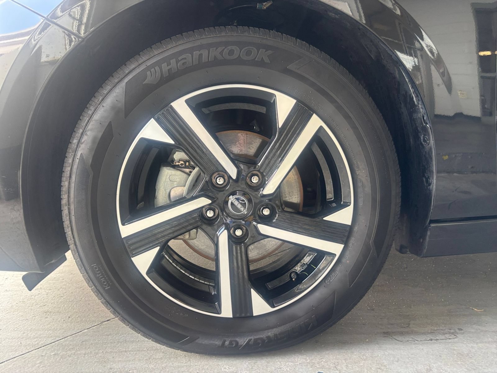 Used 2025 Nissan Sentra SV FWD image 28
