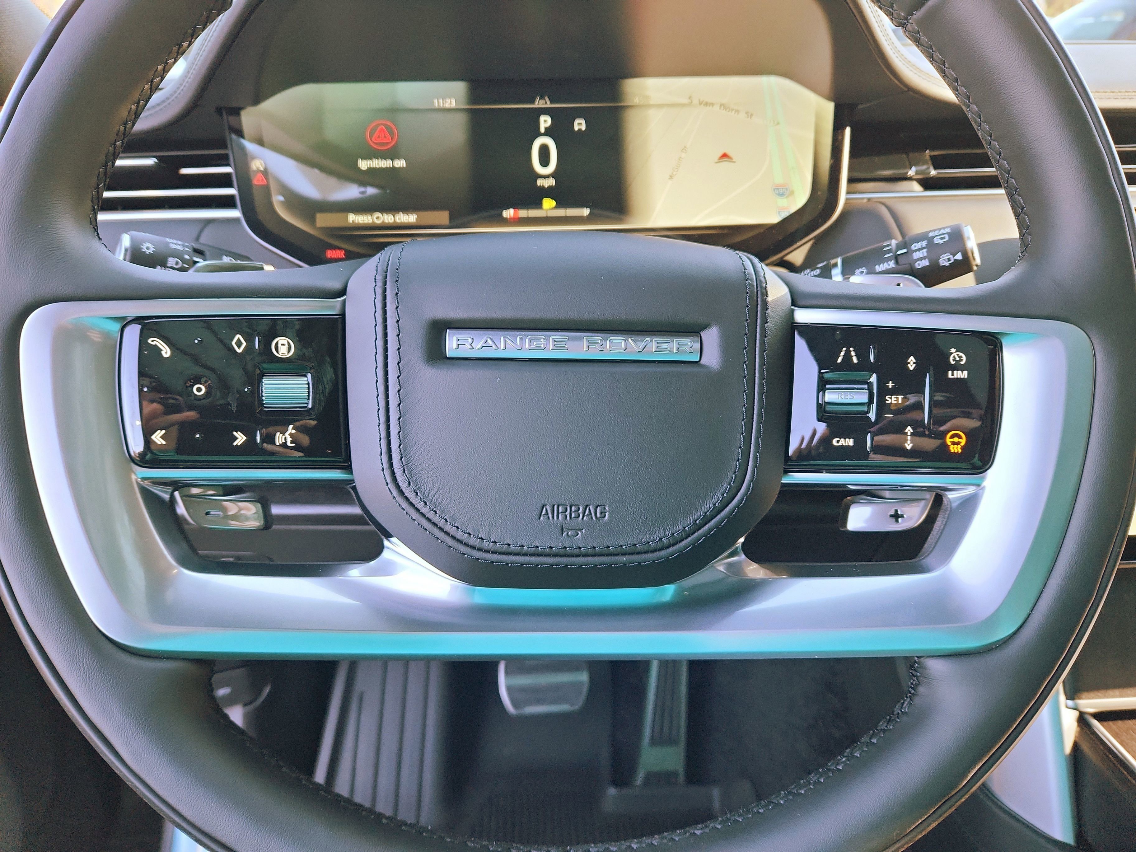 New 2025 Land Rover Range Rover Long Wheelbase SE image 18