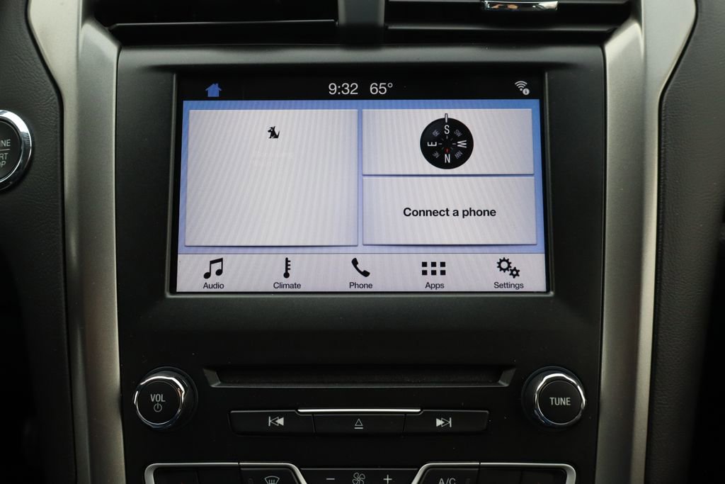 Used 2017 Ford Fusion SE w/ Fusion SE Technology Package image 7