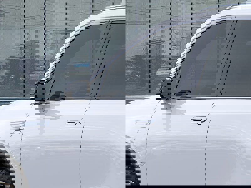 New 2026 Cadillac Vistiq Premium Luxury w/ LPO, Floor Liner Package image 12