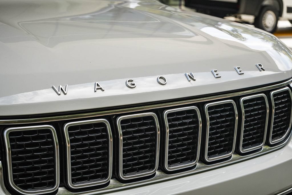 Used 2022 Jeep Wagoneer Series II RWD image 9