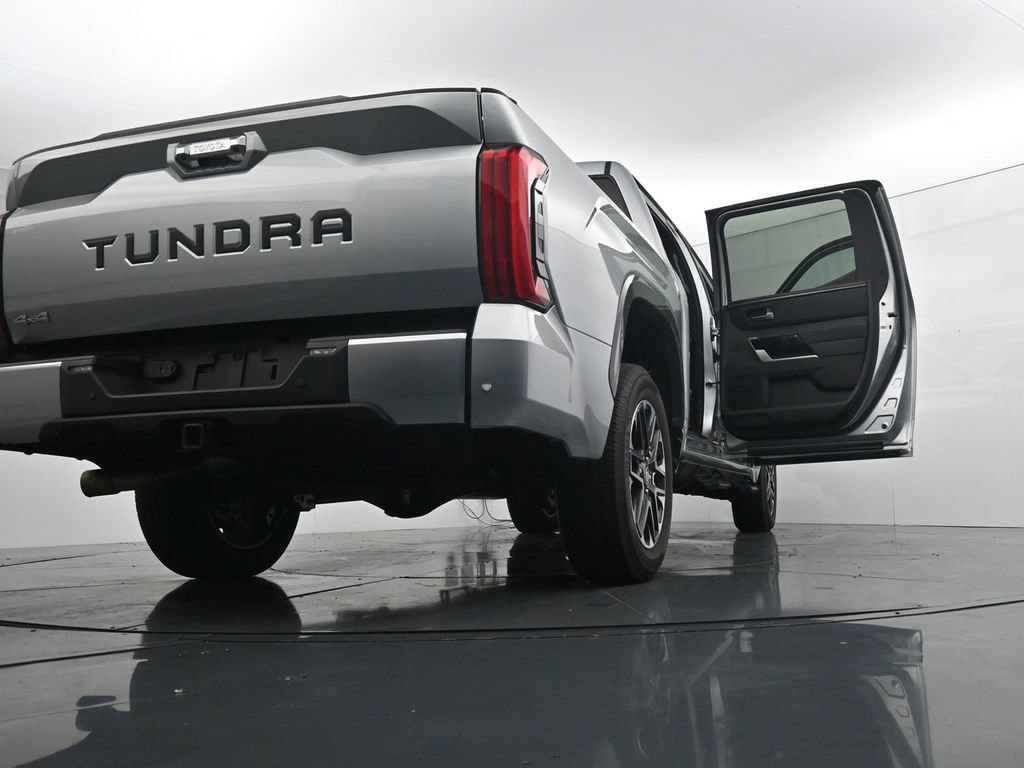 Used 2026 Toyota Tundra Limited AWD/4WD image 30