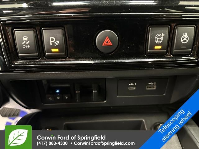Used 2023 Nissan Titan PRO-4X w/ Pro-4x Convenience Package image 33