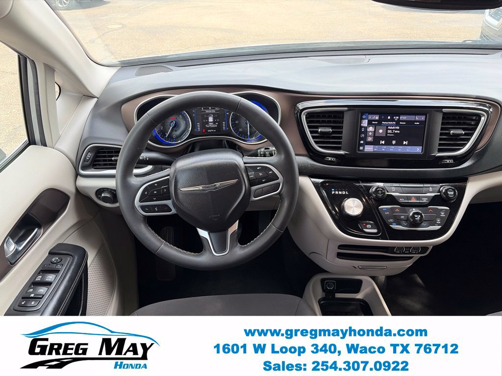 Used 2023 Chrysler Voyager LX FWD image 19