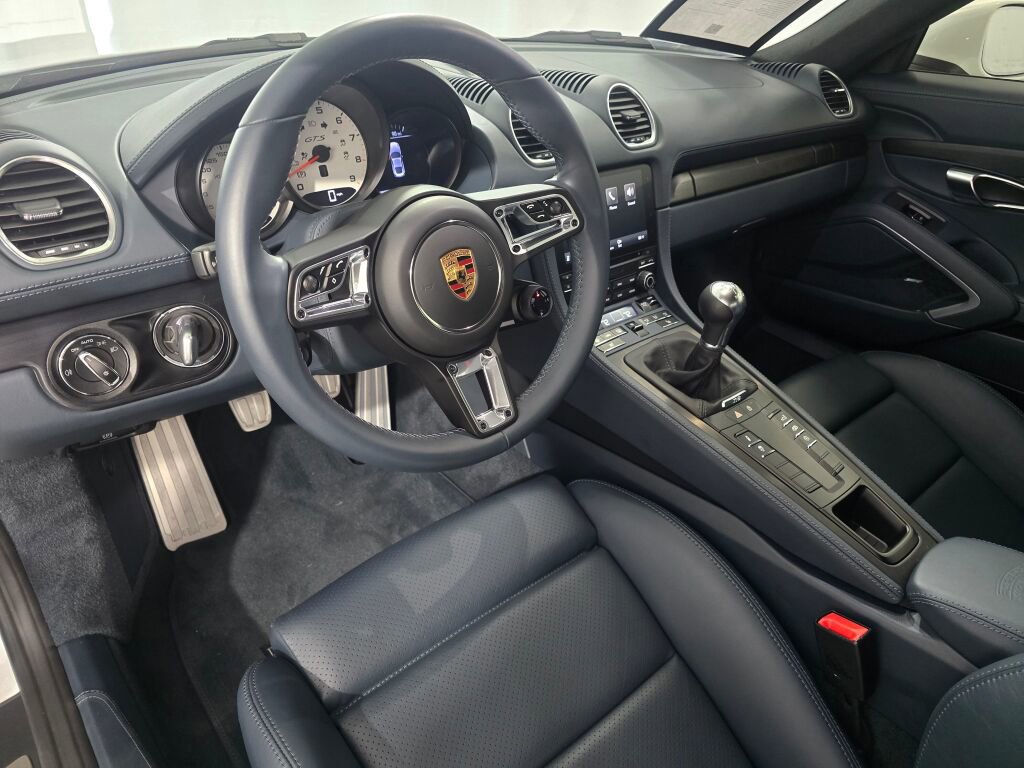 Certified 2024 Porsche 718 Cayman GTS RWD image 4