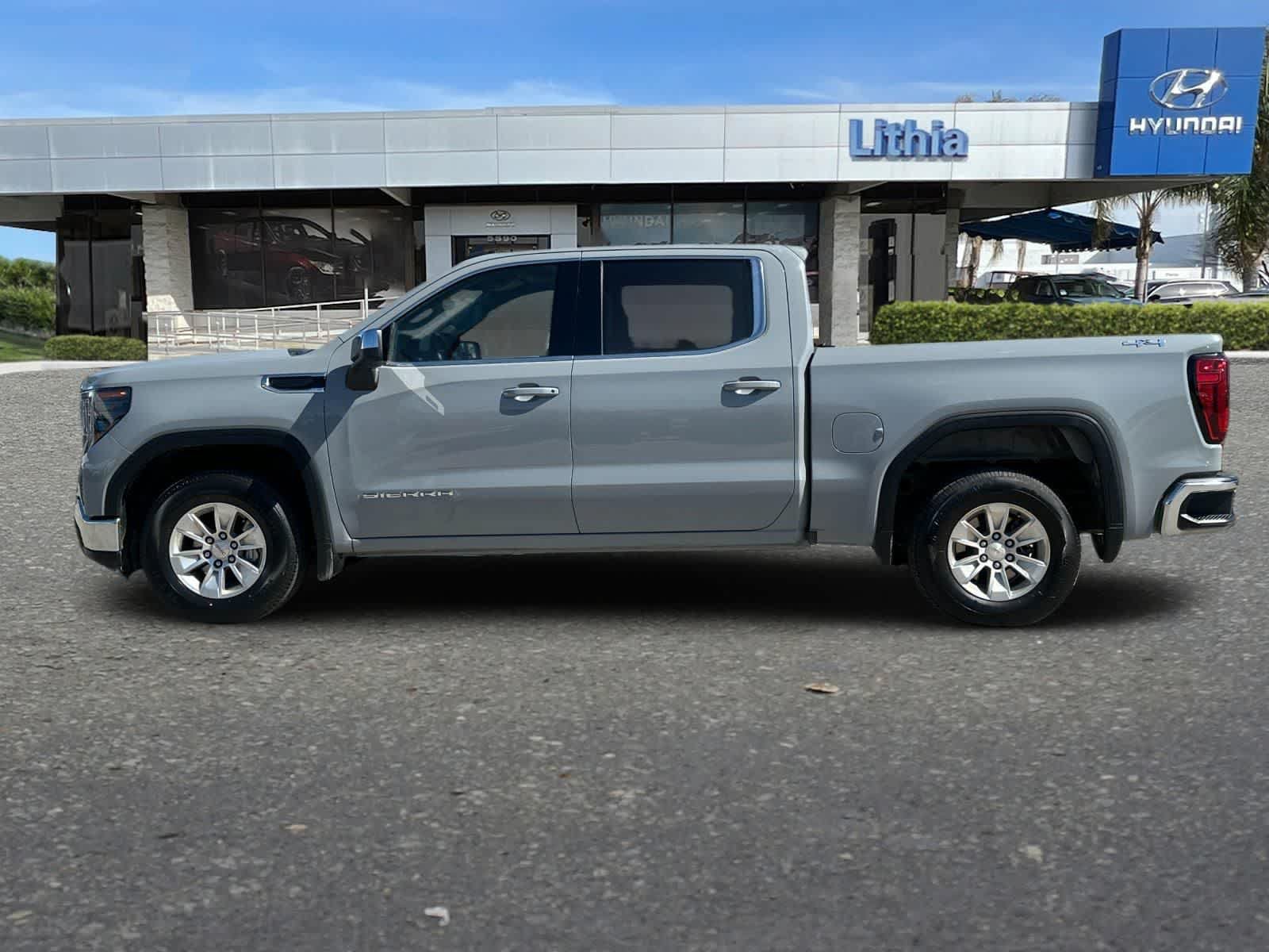 Used 2024 GMC Sierra 1500 SLE AWD/4WD image 6