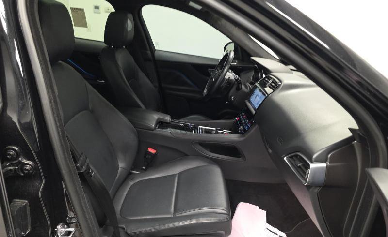 Used 2020 Jaguar F-PACE Premium image 13