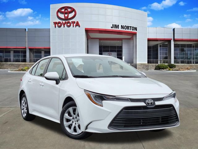 Used 2025 Toyota Corolla LE FWD image 1