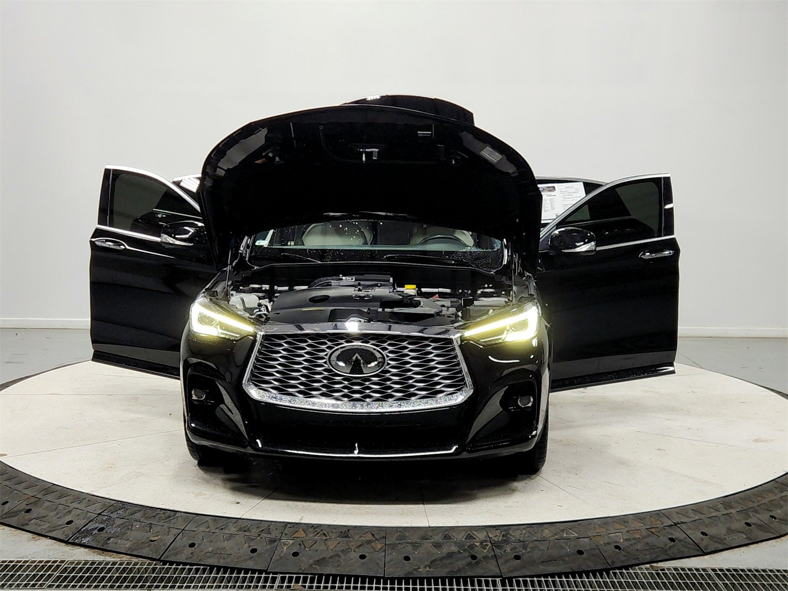 Used 2023 INFINITI QX55 Luxe w/ Cargo Package image 10