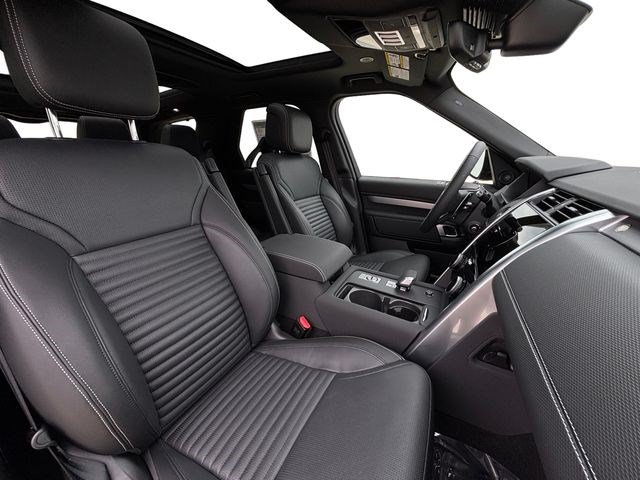Certified 2025 Land Rover Discovery Dynamic SE AWD/4WD image 16