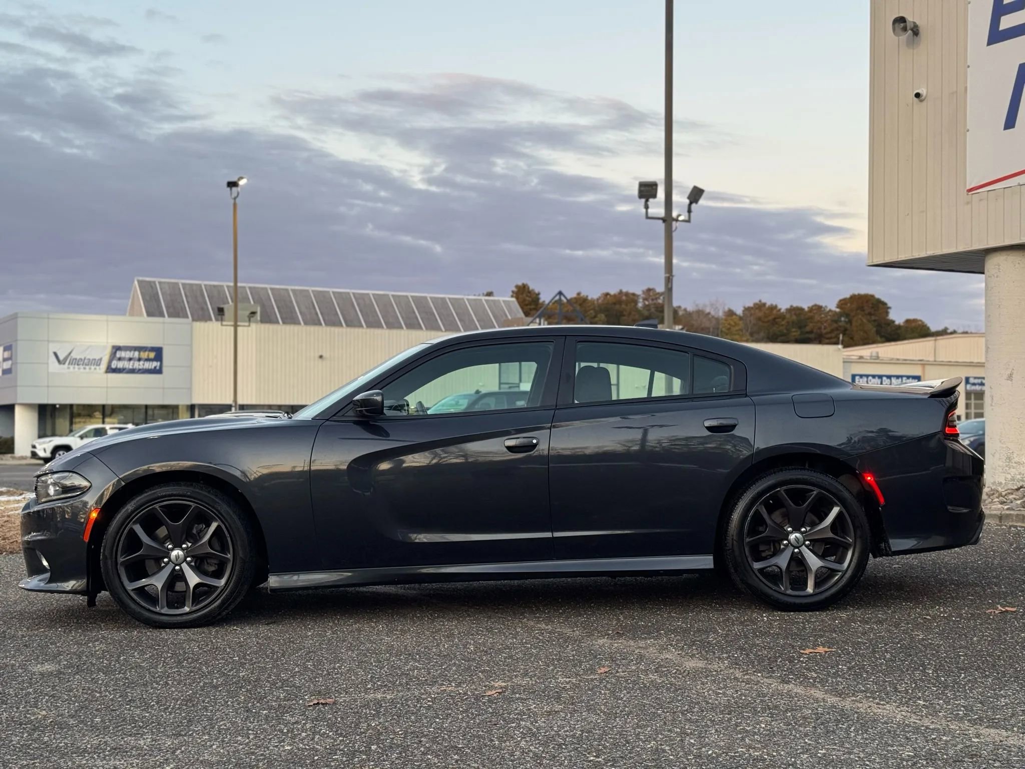 Used 2019 Dodge Charger GT image 2