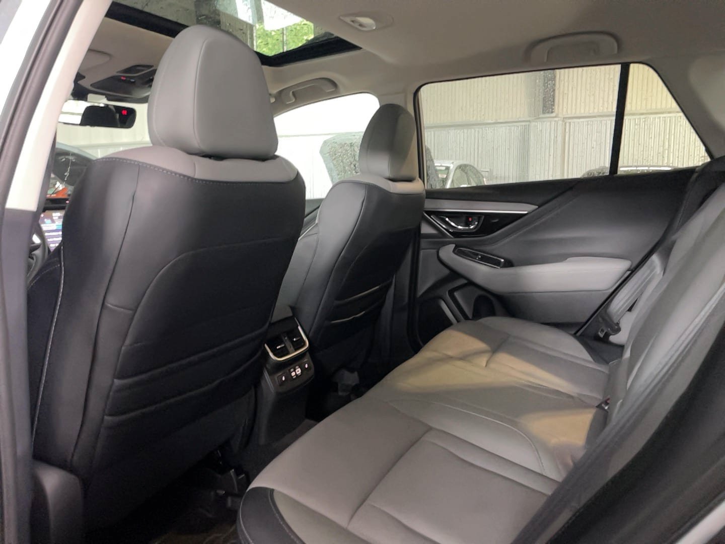 Used 2025 Subaru Outback Limited XT AWD/4WD image 18
