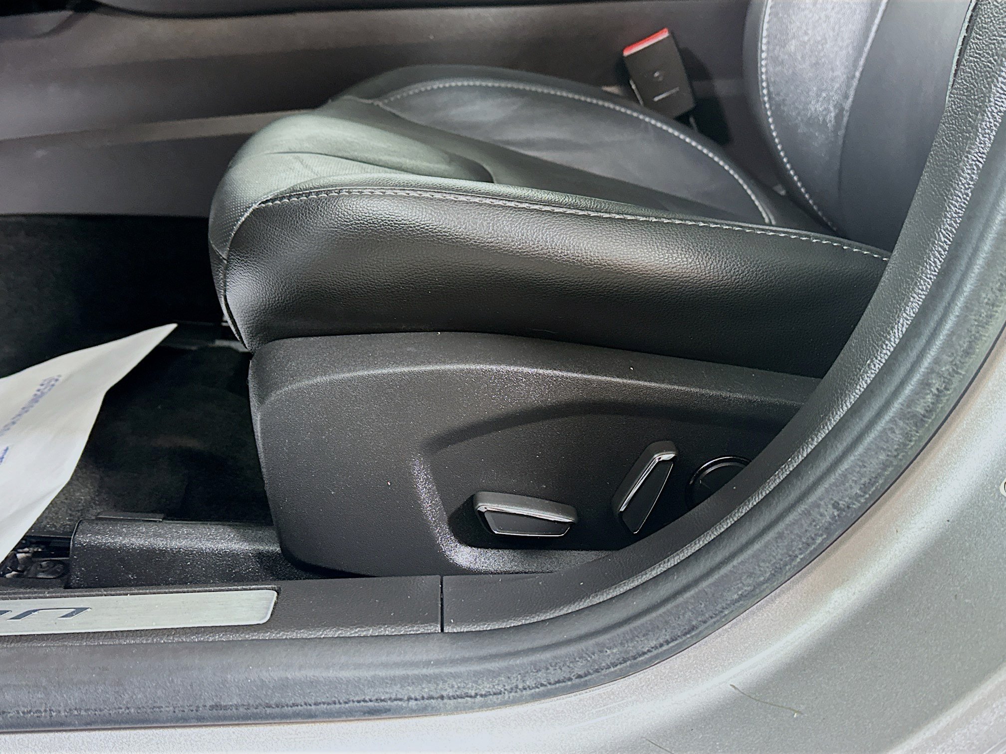 Used 2016 Ford Fusion Titanium FWD image 18