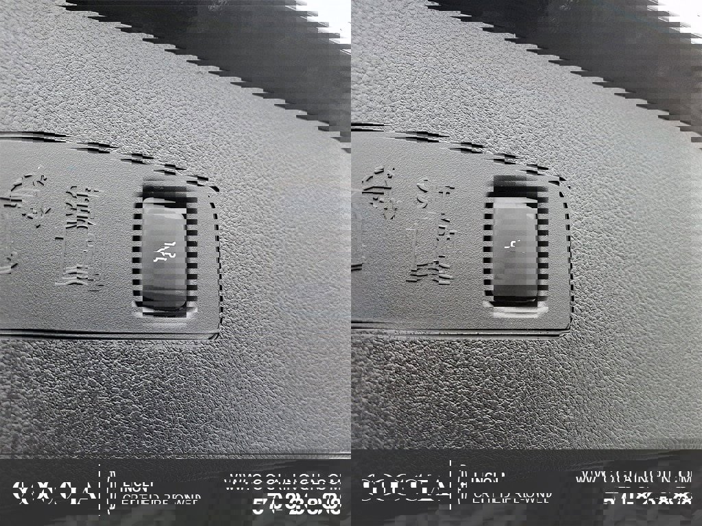 Certified 2024 Lincoln Corsair AWD image 28