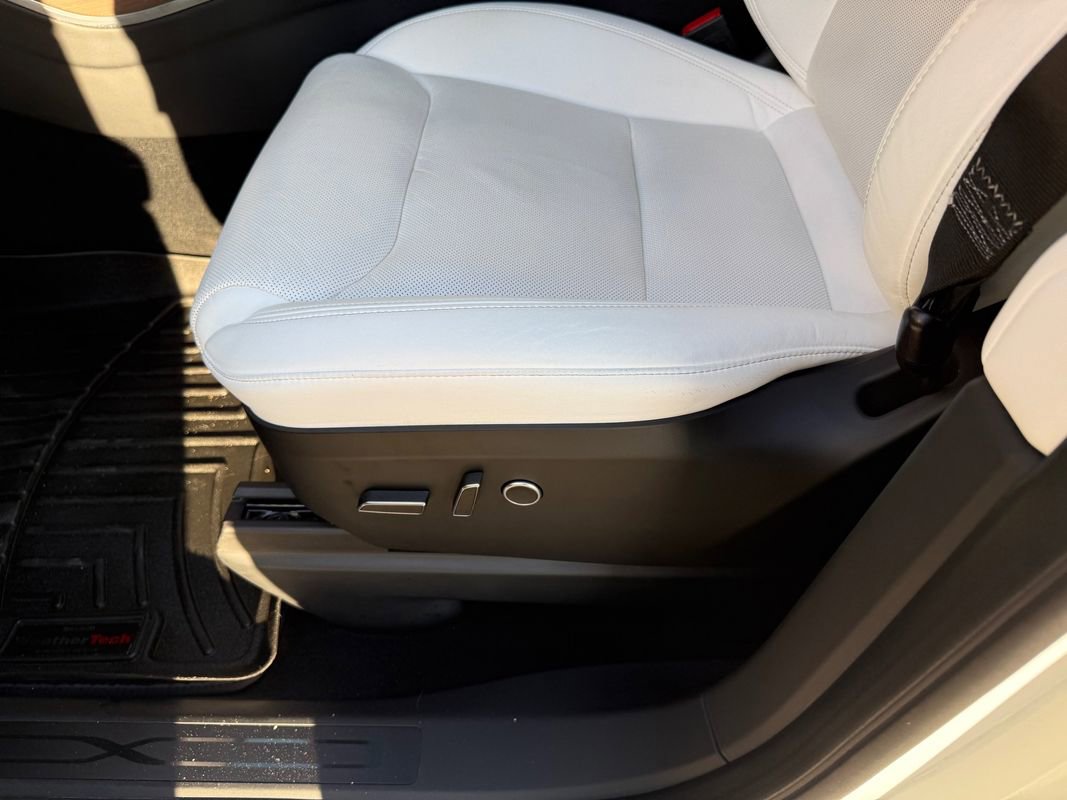 Used 2022 Tesla Model X image 23