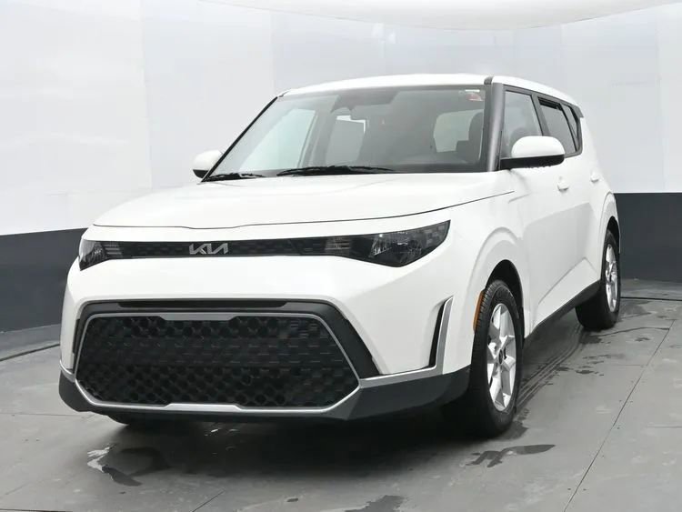 Used 2025 Kia Soul LX w/ LX Technology Package