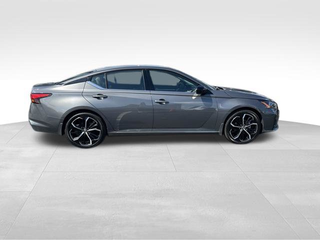 Used 2025 Nissan Altima 2.5 SR w/ SR Premium Package FWD image 8