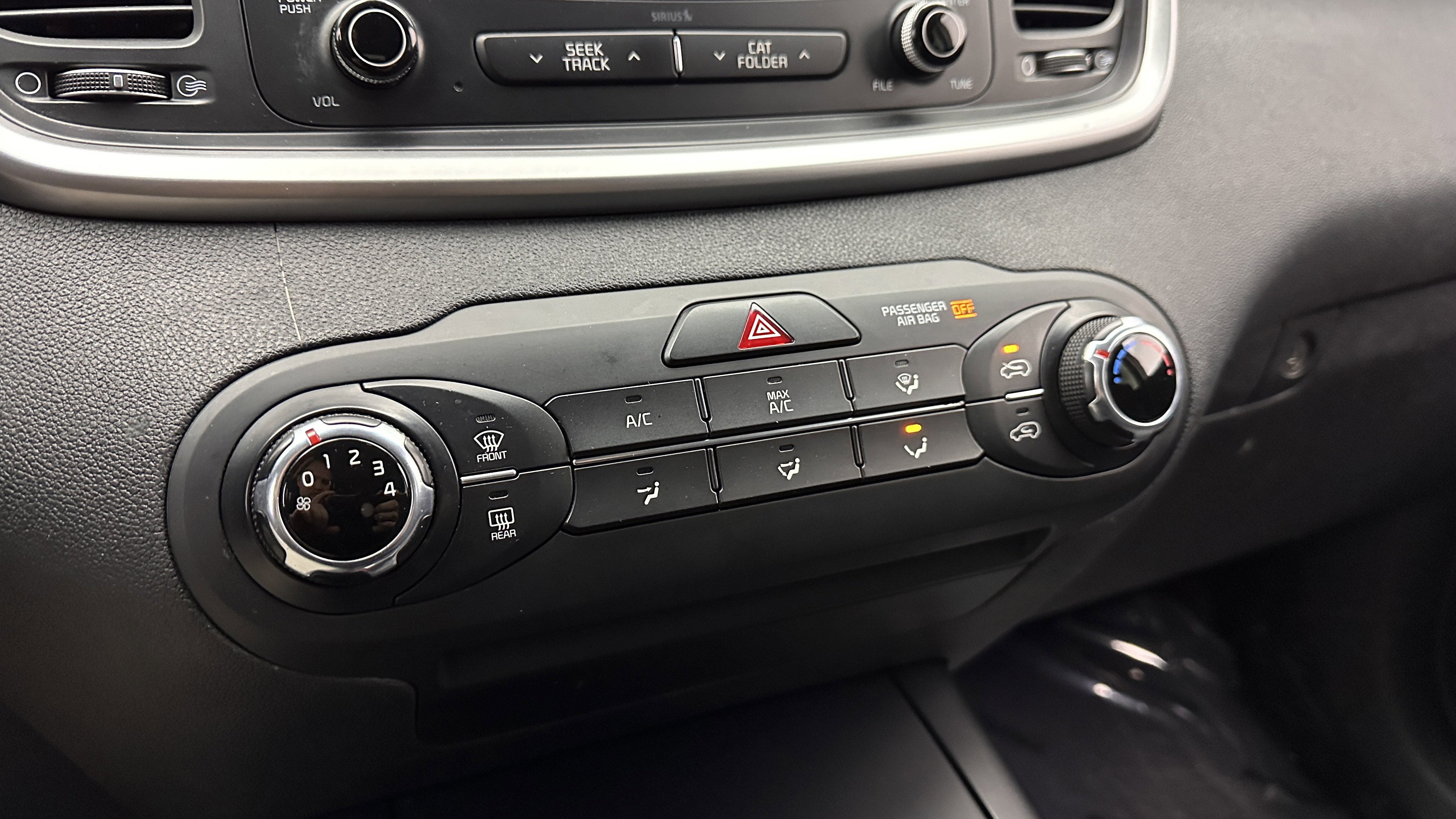 Used 2016 Kia Sorento LX image 14